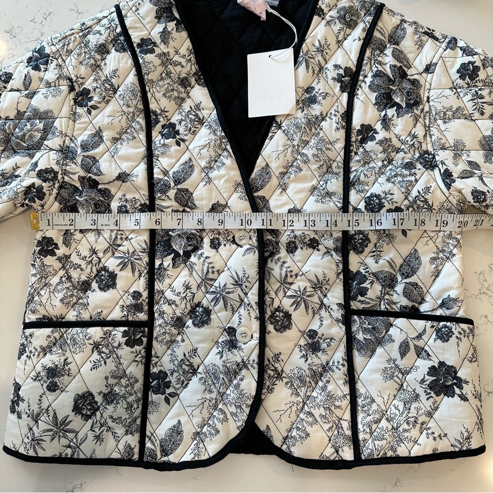**NWT** So Me Quilted Floral Black and White Women's Jacket - Picture 13 of 13